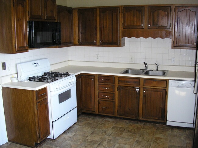 Building Photo - 2516 Edgehill Pl