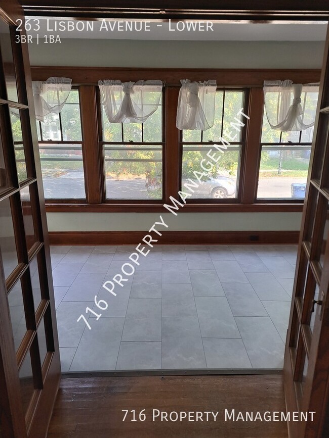Foto del edificio - Spacious 3 bedroom apartment available now!