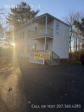 Building Photo - 584 Pleasant St