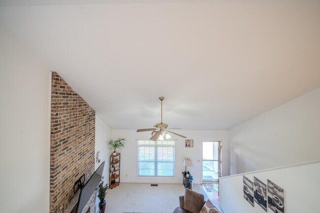 Foto del edificio - 474 Diana Ct