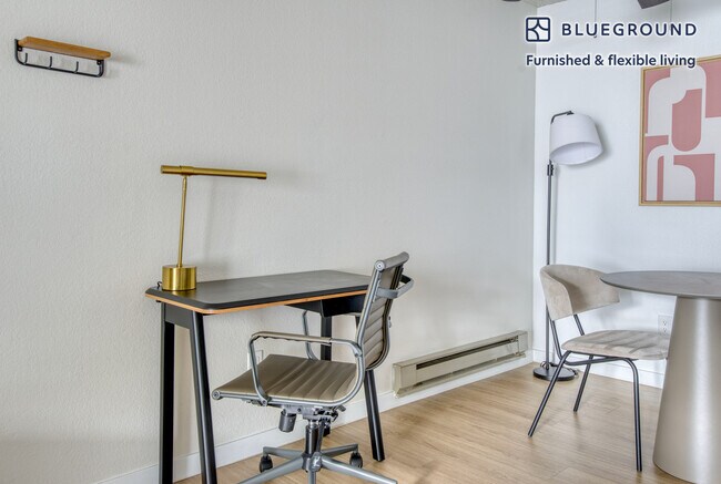 Foto del edificio - 2850 Middlefield Rd