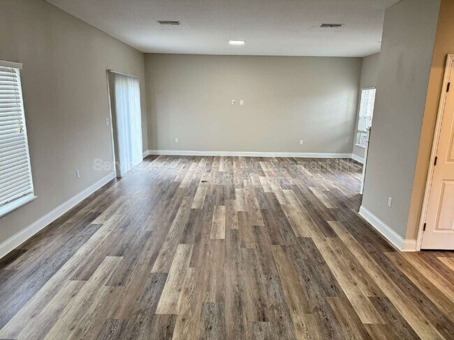 Foto del edificio - 2293 Whitley Ln