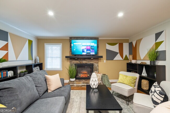 Building Photo - 306 Jason Ct