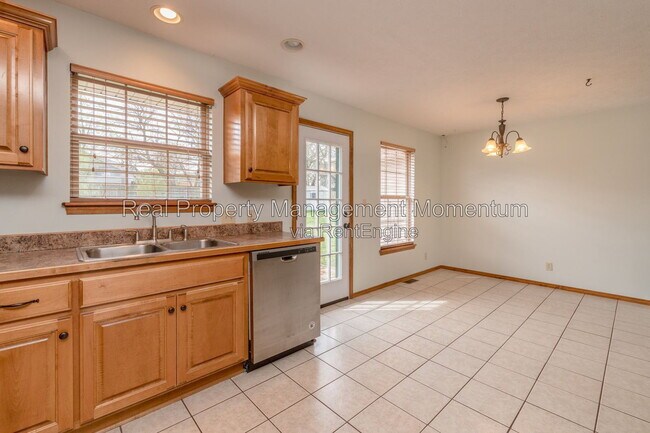 Foto del edificio - 732 E Gallup Hill Rd