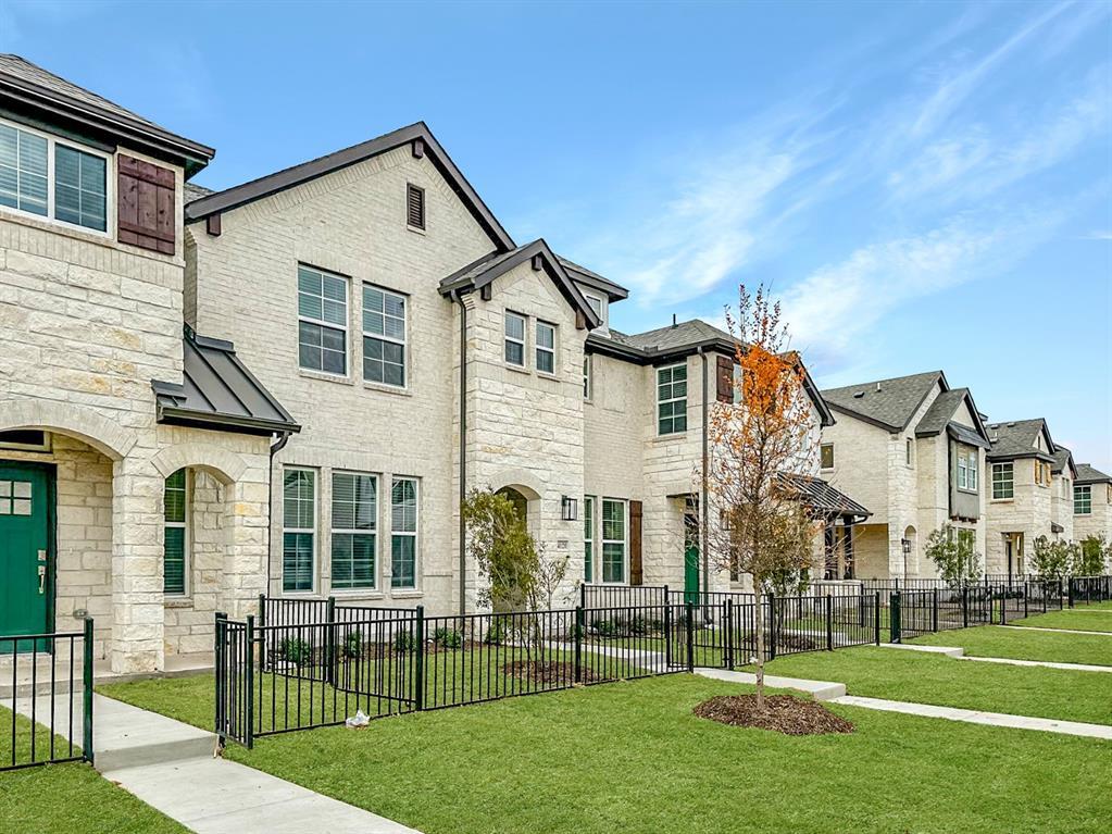 Foto principal - 2921 Parks Mccoy Ln