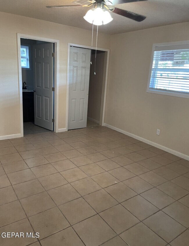 Building Photo - 9289 Leonardo Ave