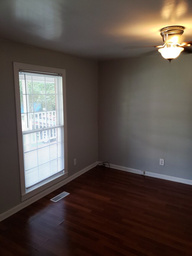 Building Photo - 304 Sterling St., Piedmont, AL 36272