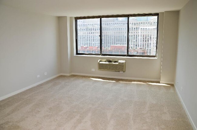Foto del edificio - 337 E Illinois St