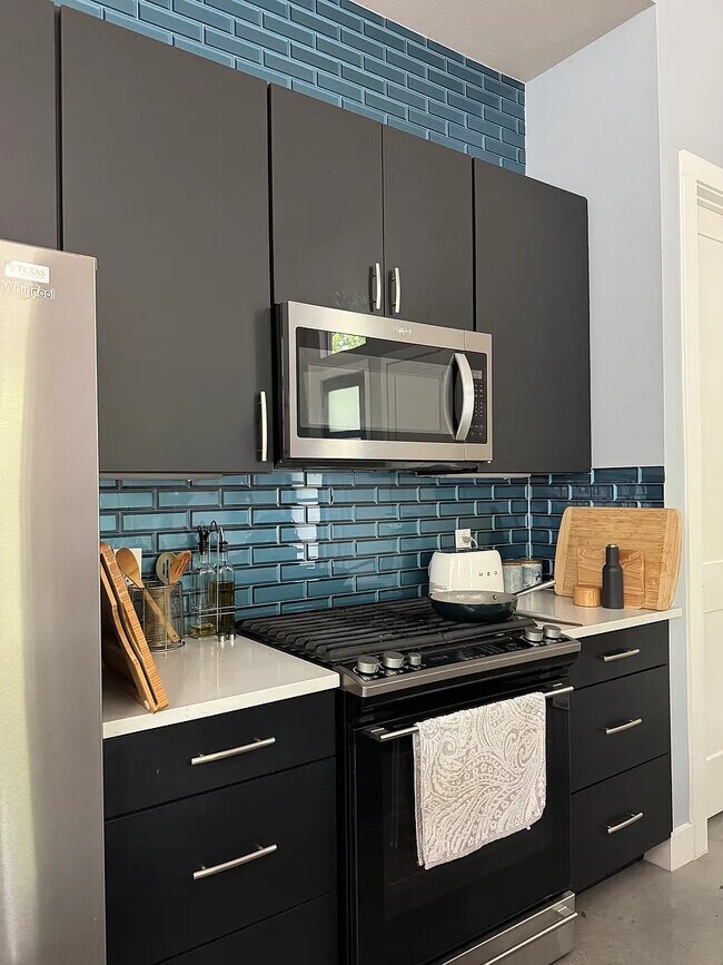 Foto del edificio - Room in House on Eleanor St