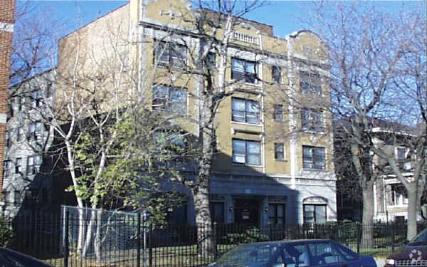 Building Photo - Loyalton Apartments