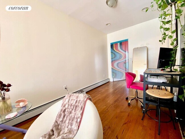 Foto del edificio - 305 W 123rd St