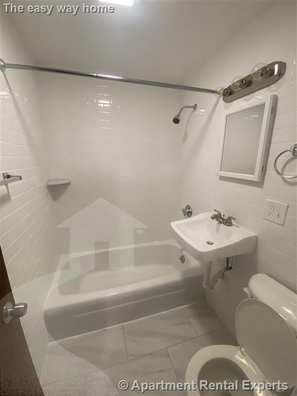 Foto del edificio - 160 N Beacon St