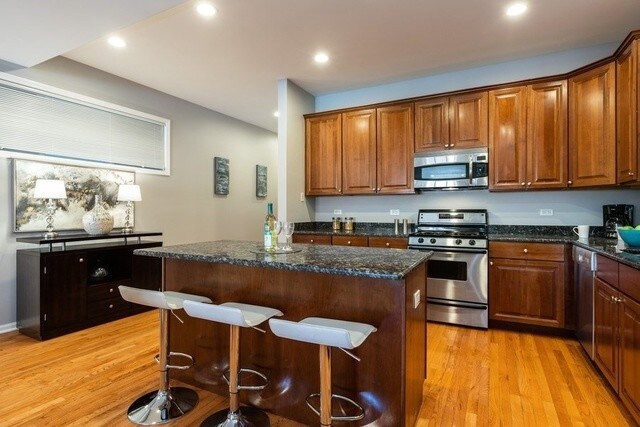 Foto del edificio - 3319 N Sheffield Ave