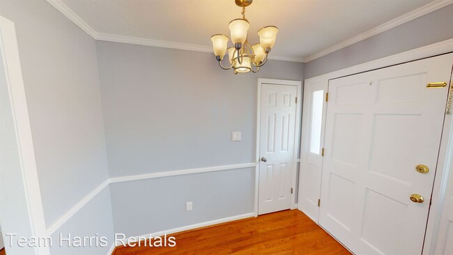 Building Photo - 3 br, 2.5 bath House - 517 Lennox Drive