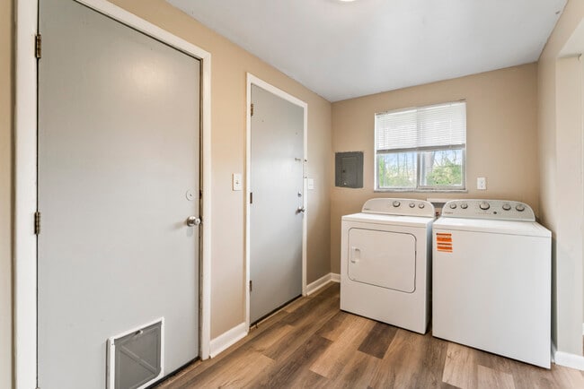 Building Photo - 4308 W Burton Dr