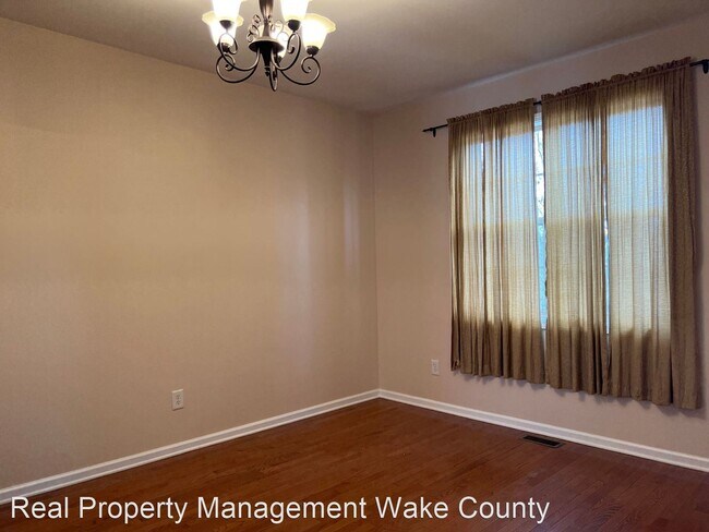 Building Photo - 5 br, 3 bath House - 2700 Kinsley Place