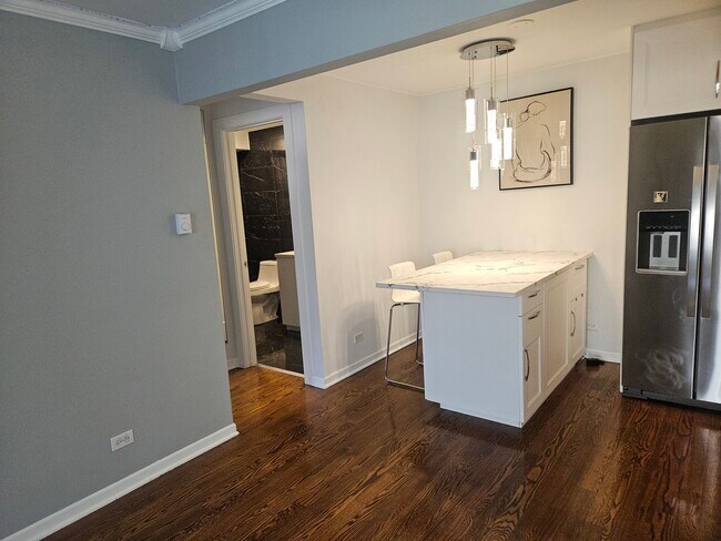 Foto del edificio - 5113 N East River Rd