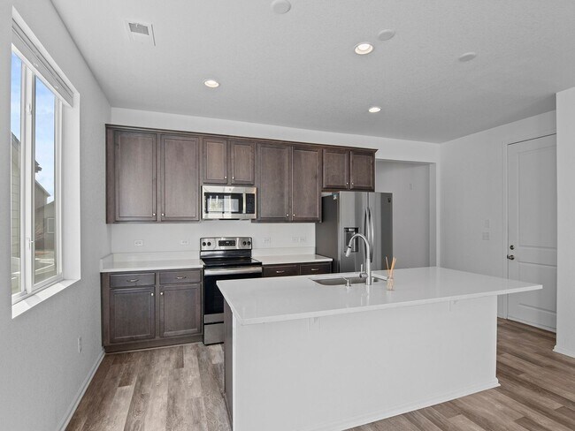 Foto del edificio - Modern Home With Great Amenities Available...