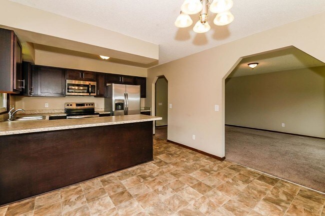 Foto del edificio - 4804 W Hidden Valley Dr