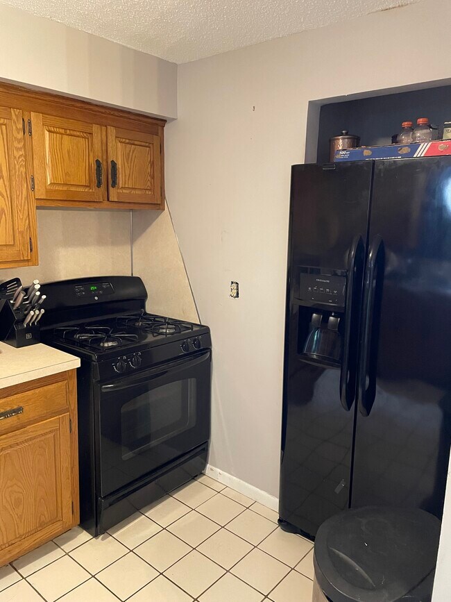 1691 Litchfield Turnpike, Woodbridge, CT 06525 Townhome Rentals in