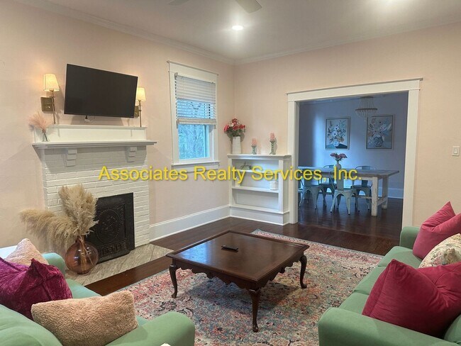 Foto del edificio - Totally Remodeled Vintage Home - FULLY FURNISHED!!!
