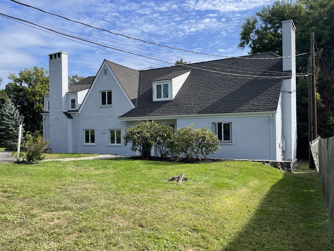 Front of 4 family home. Unit 1N is bottom left. - 14 Balmville Rd