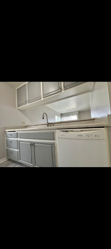 Building Photo - 1447 W 228th St