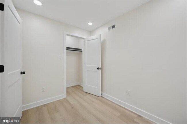 Building Photo - 1819 N Judson St