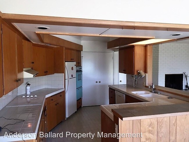 Building Photo - 3 br, 2 bath House - 1247 Flintridge Ave