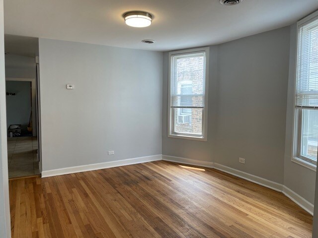 Dining Room - 3055 N Avers Ave