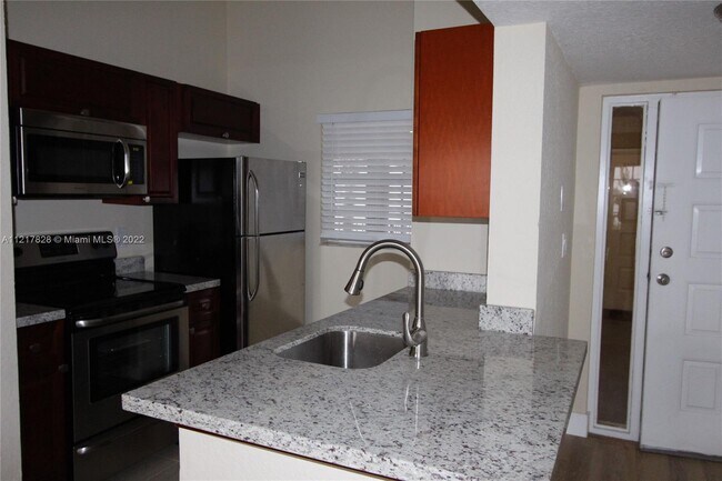 Building Photo - 2871 N Oakland Forest Dr