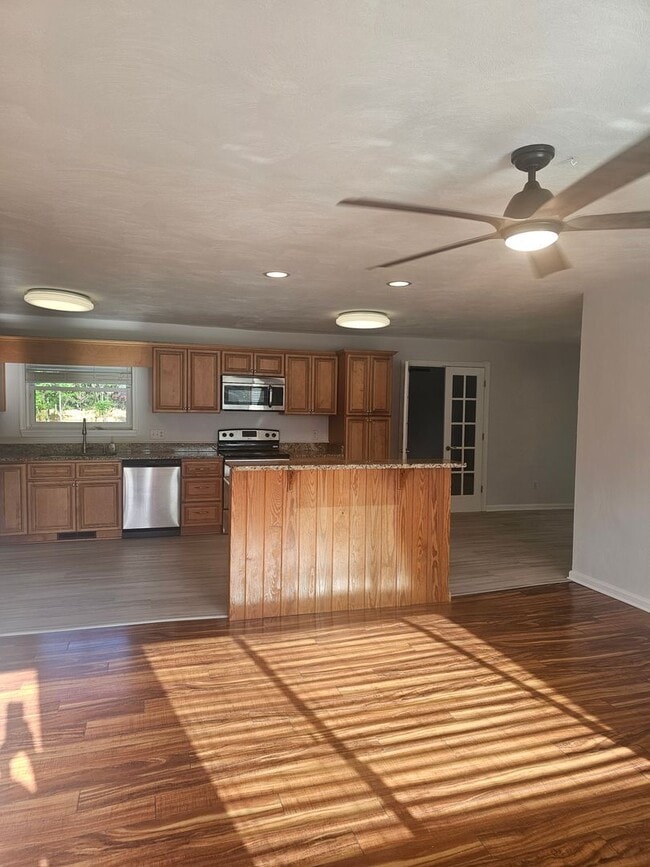 Photo - 1068 Sharon Drive House