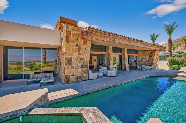 Foto del edificio - 9 Rockcrest