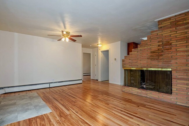 Building Photo - 1217 NE 66th St