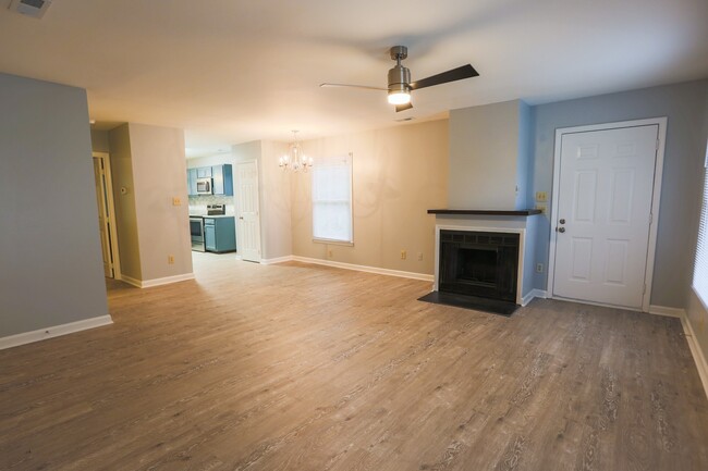 Foto del edificio - Available Early July! Renovated 3 bedroom ...