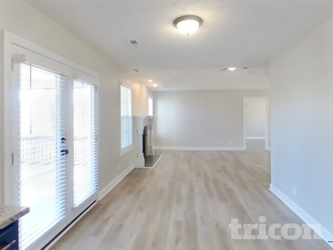 Building Photo - 3657 Fox Tail Dr