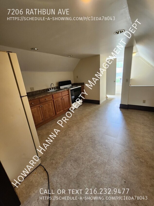 Building Photo - ONE BEDROOM FOR RENT