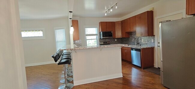 Foto del edificio - 4222 N Laramie Ave