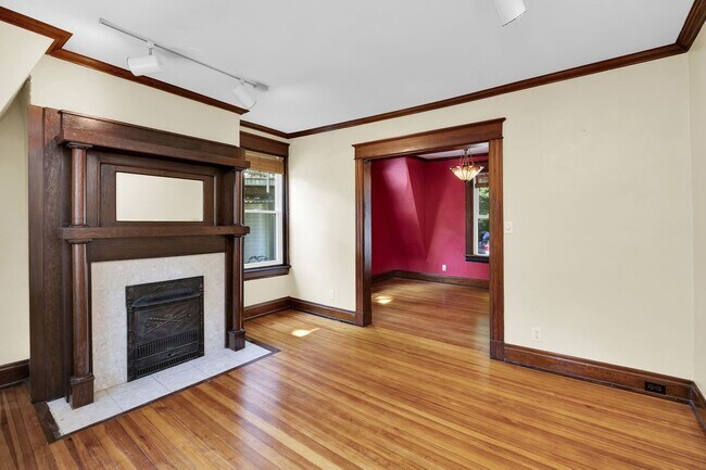 Foto del edificio - 3035 Marshall Ave