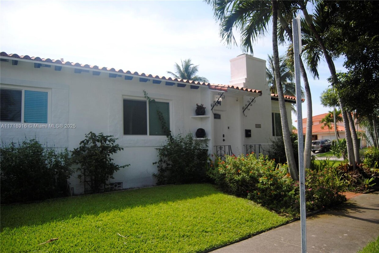 Foto principal - 2235 SW 23rd Ave