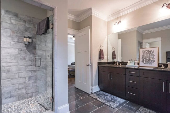 Building Photo - 1415 Shelby Ave