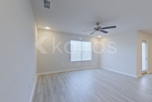 Building Photo - 130 Metalmark Dr