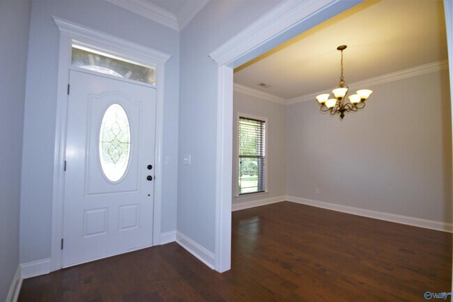 Building Photo - 109 Wolf Creek Trail SW