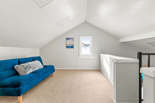 Building Photo - 1227 Peden St