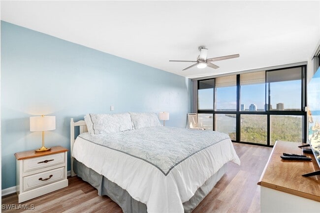 Foto del edificio - 26225 Hickory Blvd