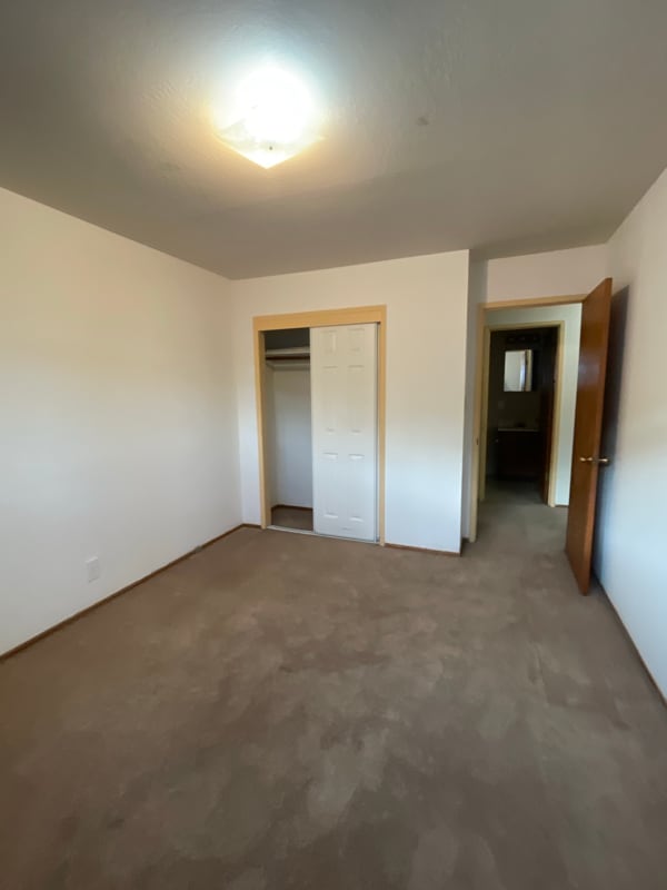 Building Photo - 632 Stannage Ave