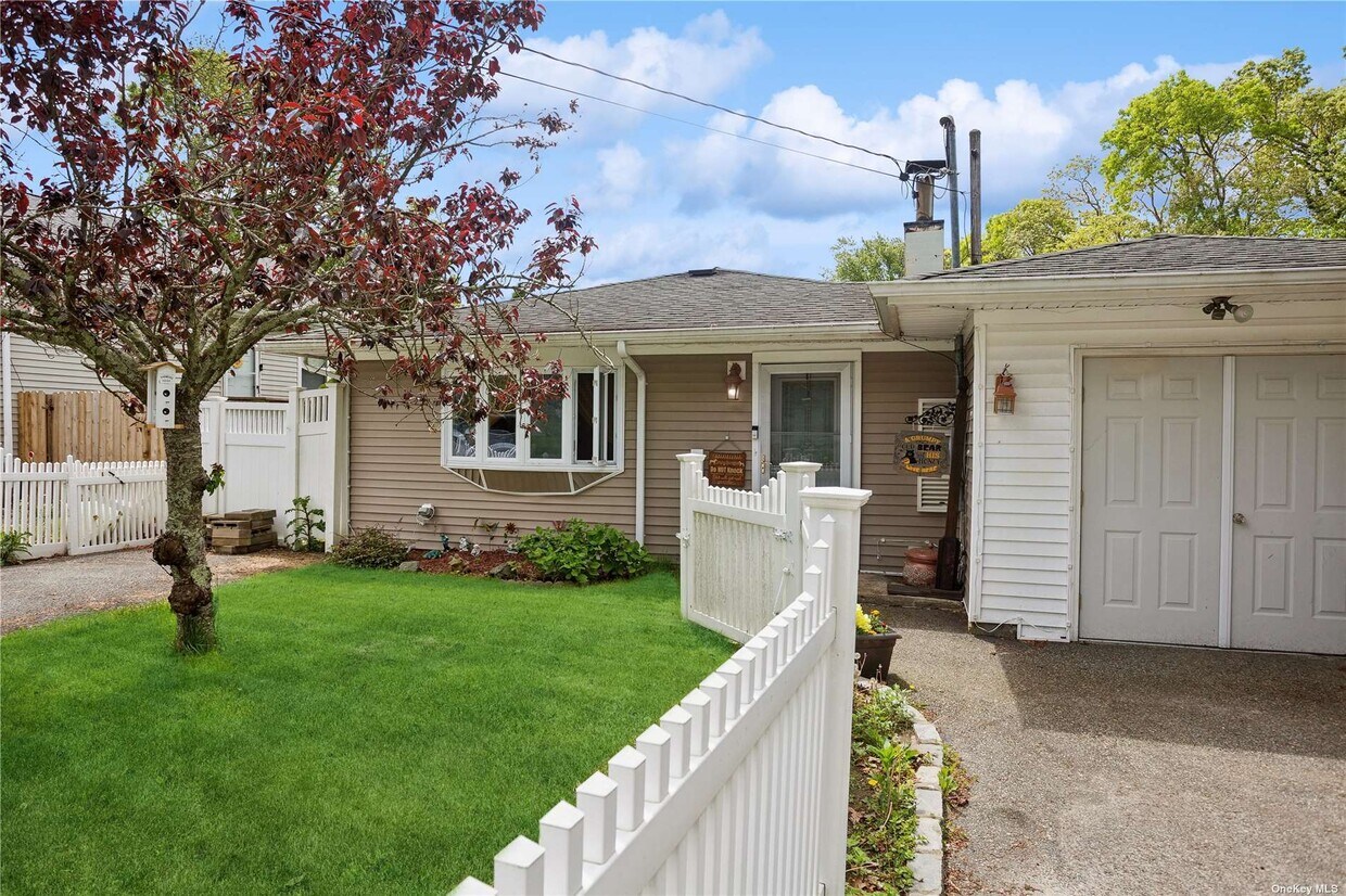 Primary Photo - 172 E Parkview Dr
