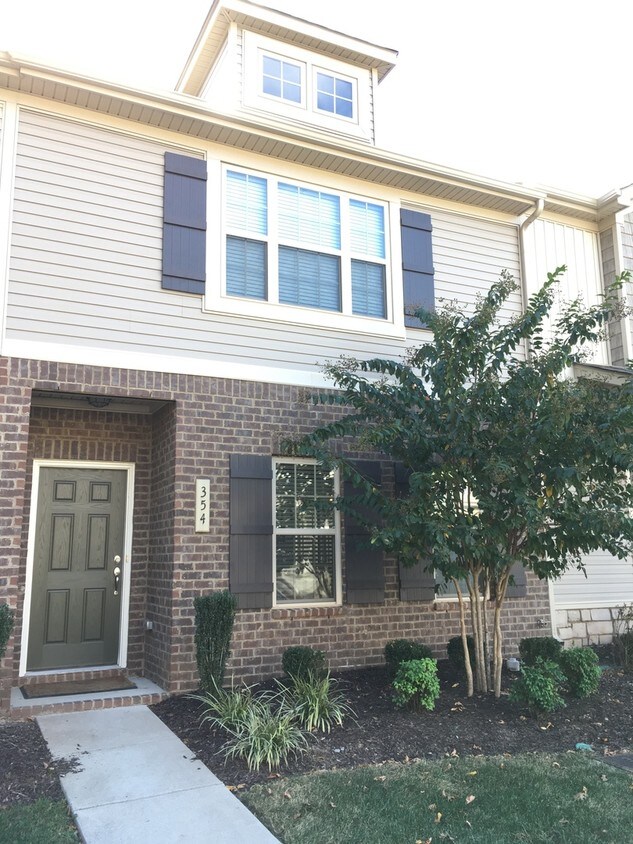Primary Photo - 735 Tulip Grove Rd