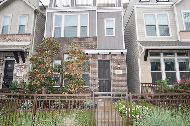 Trinity Grove ~ Skyline Views! - Trinity Grove ~ Skyline Views! House