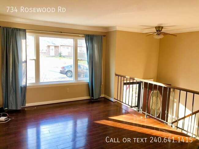 Building Photo - 734 Rosewood Rd